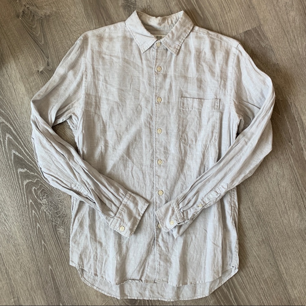 *SOLD* Uniqlo Gray Linen Button Down